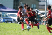 U-11サッカー大会県央決勝の様子