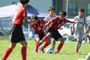 U-11サッカー大会県央決勝の様子