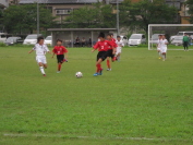 2014年8月9日に開催されたしんきんカップ第12回キッズサッカー大会県央決勝トーナメントの様子