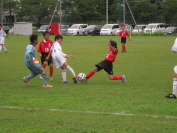 2014年8月9日に開催されたしんきんカップ第12回キッズサッカー大会県央決勝トーナメントの様子