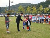 しんくみ杯2012開会式前年度優勝盾返還